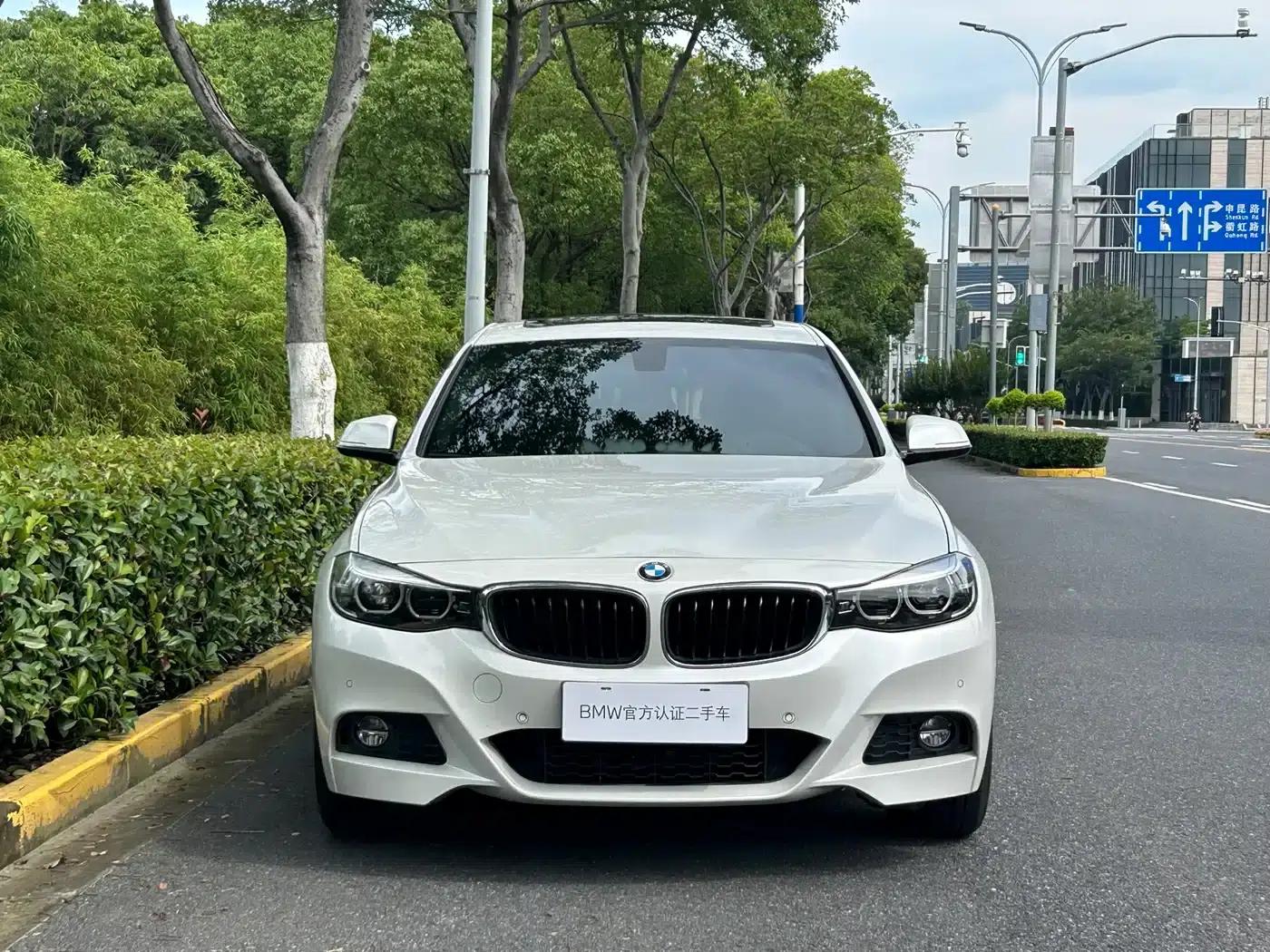 2020 BMW 3 Series GT 320i M Sport Package — миниатюра 2