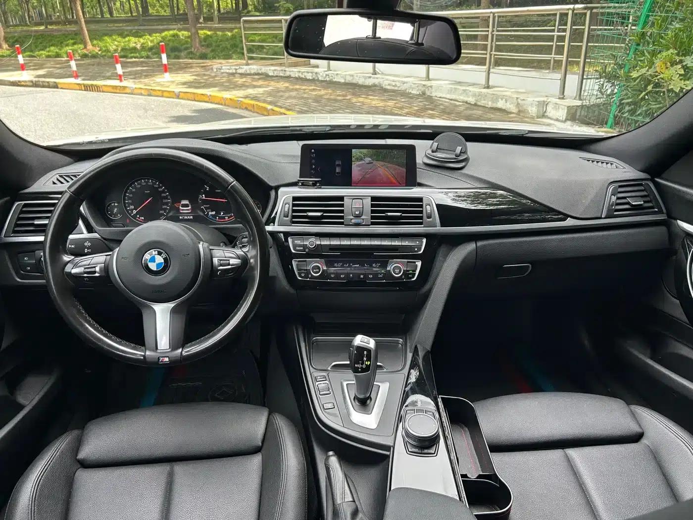 2020 BMW 3 Series GT 320i M Sport Package — миниатюра 11