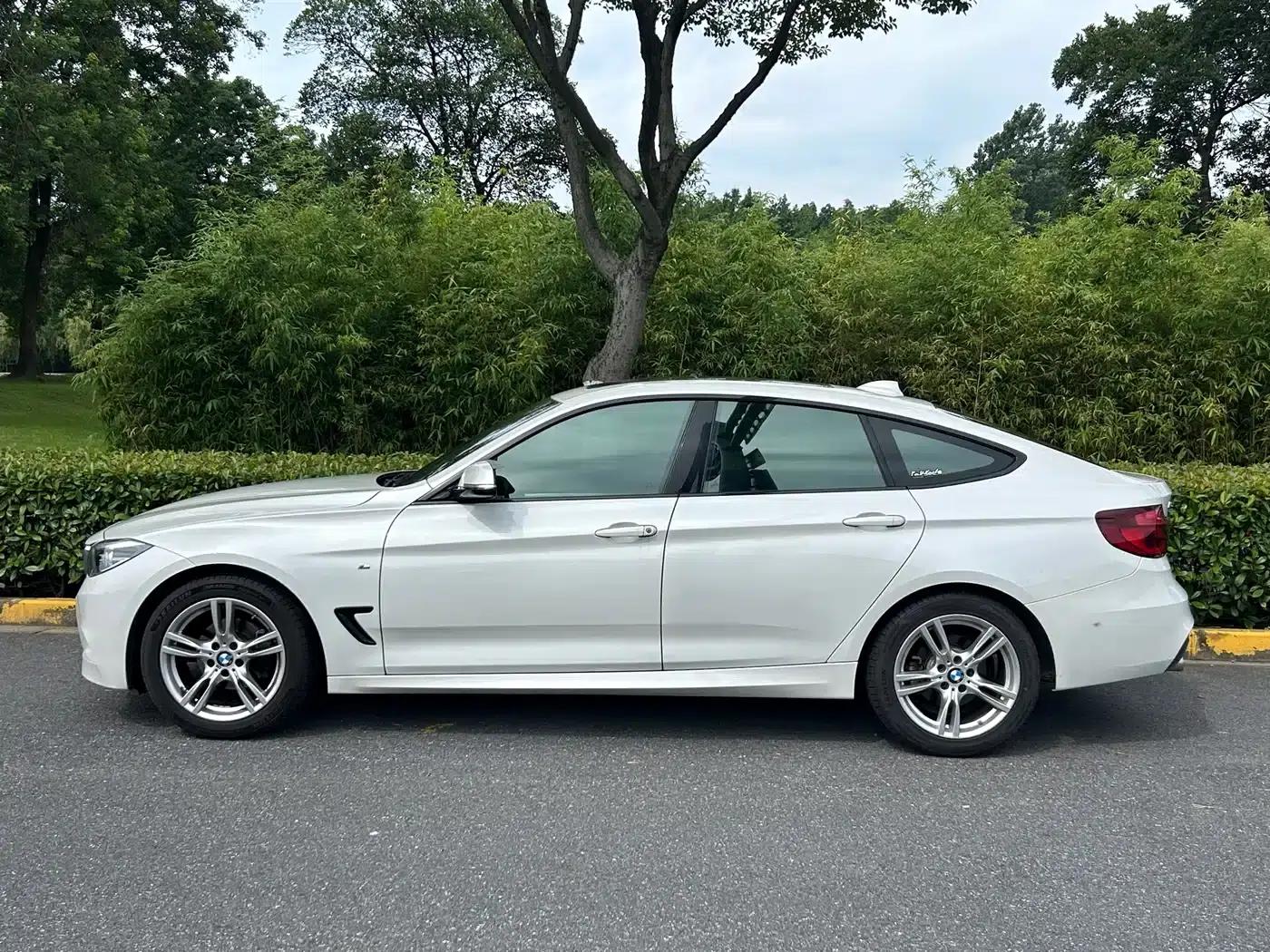 2020 BMW 3 Series GT 320i M Sport Package — миниатюра 3