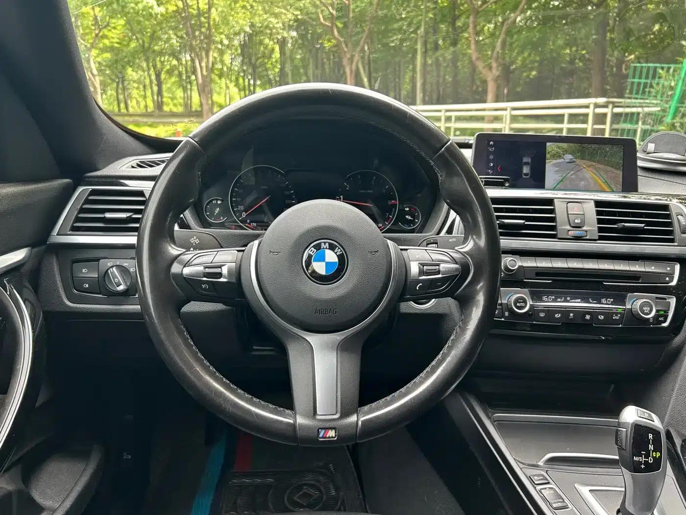 2020 BMW 3 Series GT 320i M Sport Package — миниатюра 10