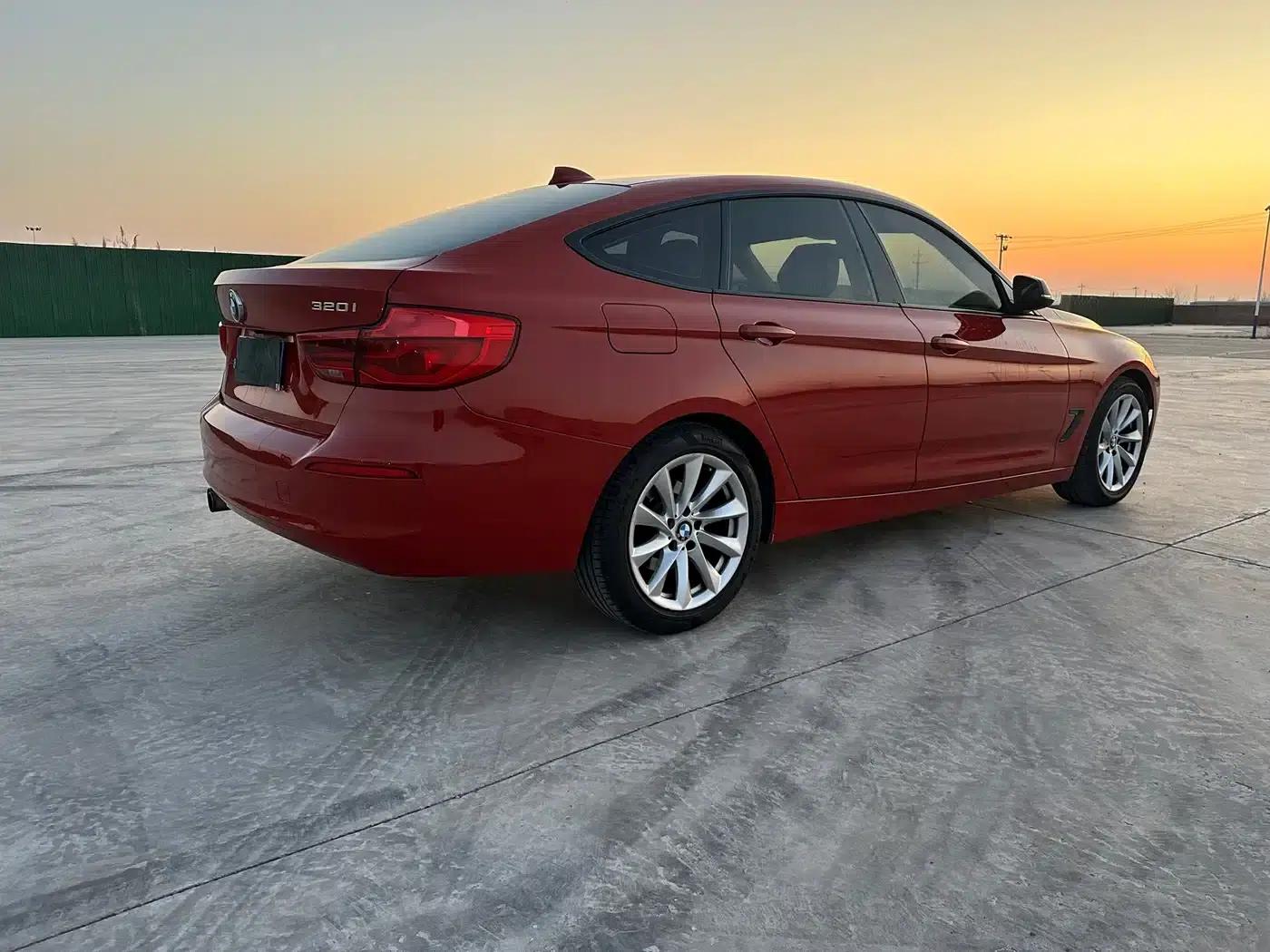 BMW 3 Series GT 2018 320i Fashion Edition — миниатюра 5