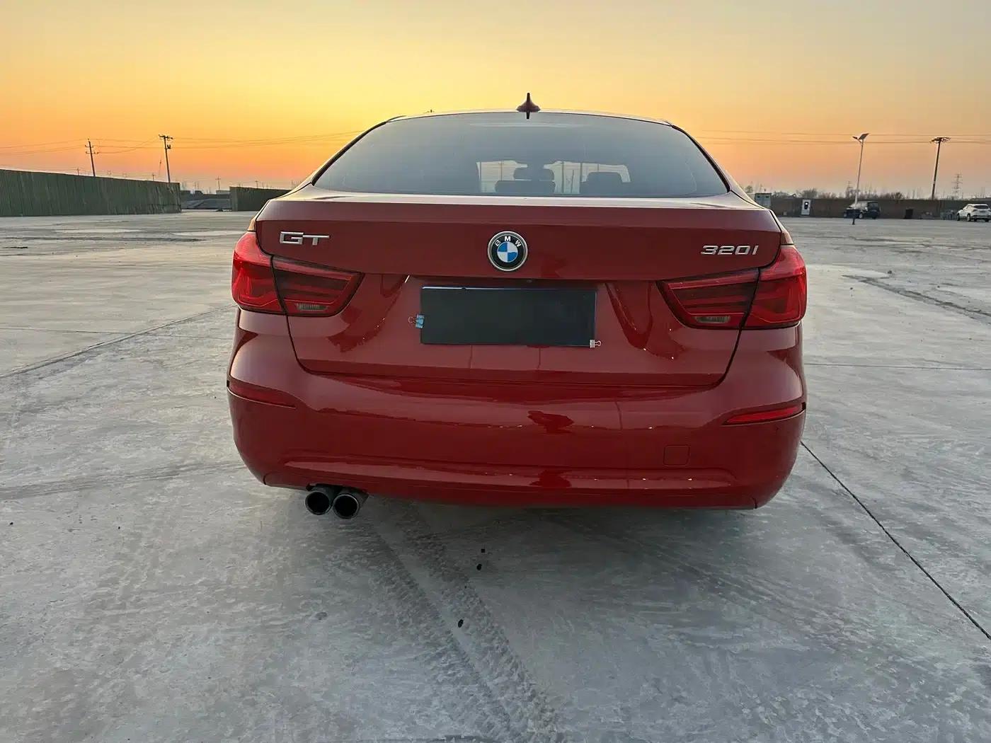 BMW 3 Series GT 2018 320i Fashion Edition — миниатюра 6