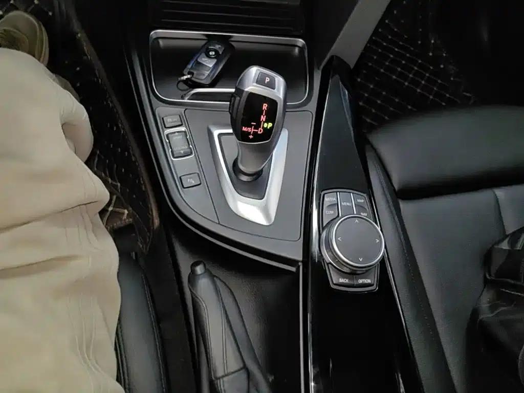 2019 BMW 3 Series GT 320i M Sport Package — миниатюра 14