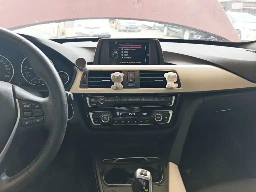 BMW 3 Series GT 2017 320i Fashion Edition — миниатюра 13