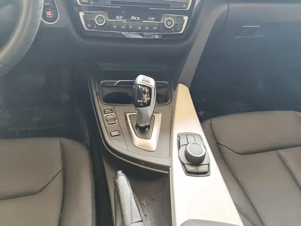 BMW 3 Series GT 2017 320i Fashion Edition — миниатюра 14
