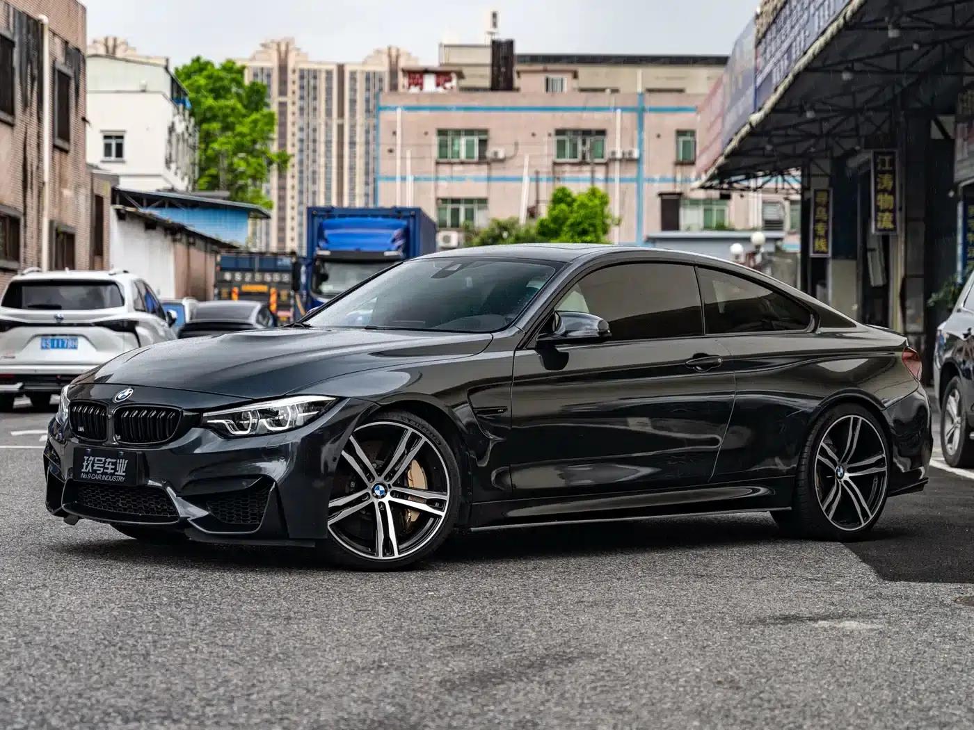 2019 BMW M4 M4 Coupe Shooting Hero Edition — миниатюра 1