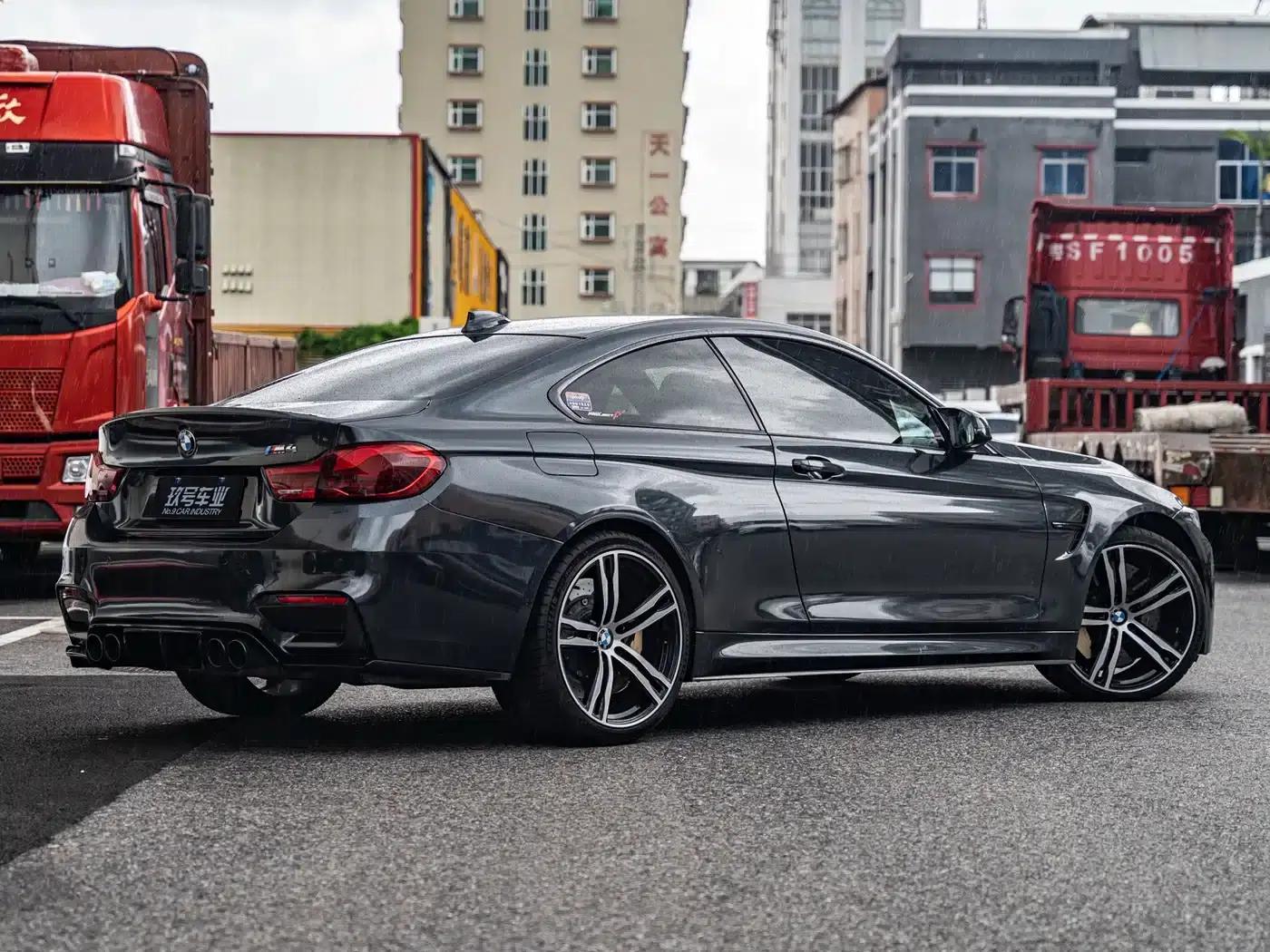 2019 BMW M4 M4 Coupe Shooting Hero Edition — миниатюра 3