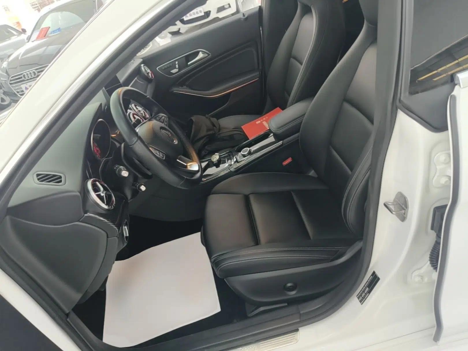 Mercedes-Benz CLA 2019 CLA 200 Sport Edition — миниатюра 17