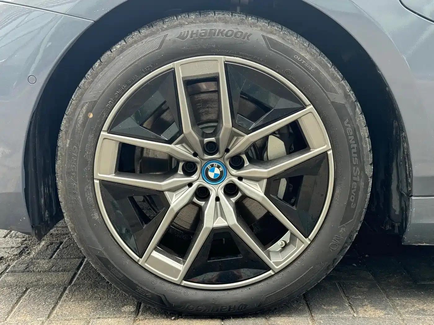 BMW i5 2024 eDrive 35L Premium Luxury Package — миниатюра 6