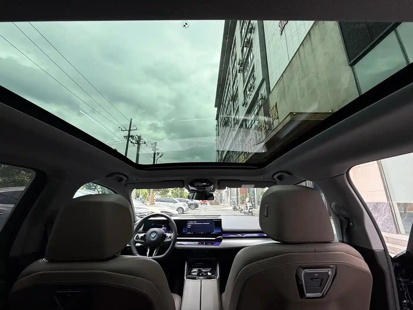 BMW i5 2024 eDrive 35L M Sport Package — миниатюра 15