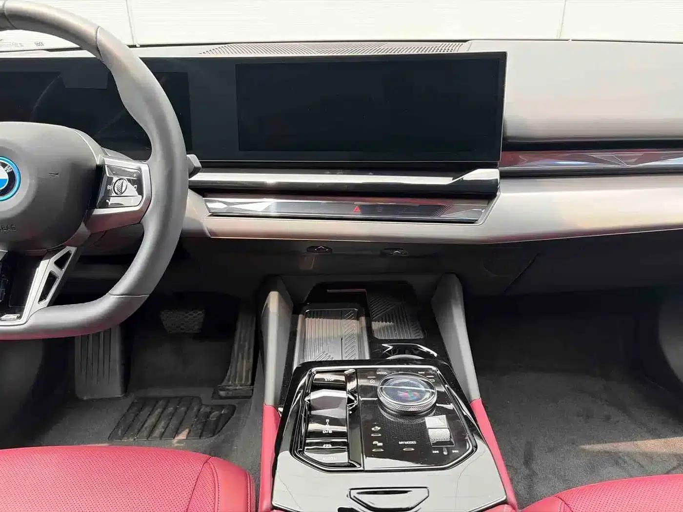 BMW i5 2025 eDrive 35L M Sport Package — миниатюра 8