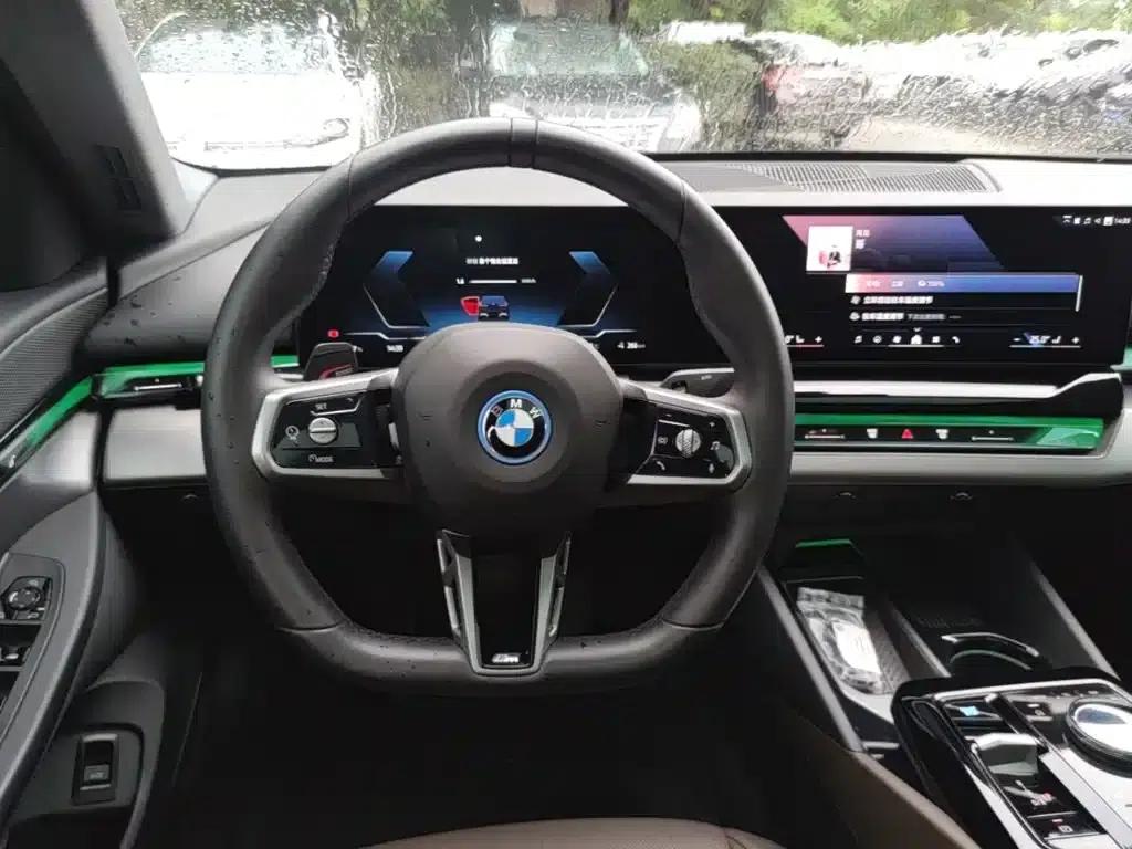 BMW i5 2024 eDrive 35L M Sport Package — миниатюра 11