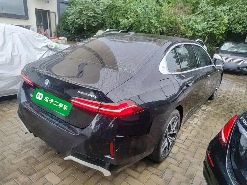 BMW i5 2024 eDrive 35L M Sport Package — миниатюра 7