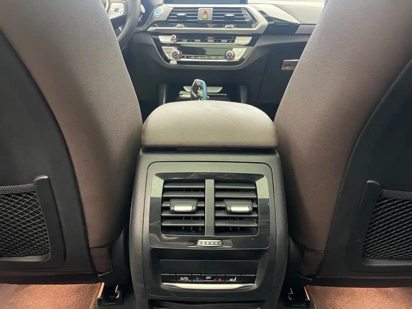 BMW iX3 2021 Facelift Leading Edition — миниатюра 18