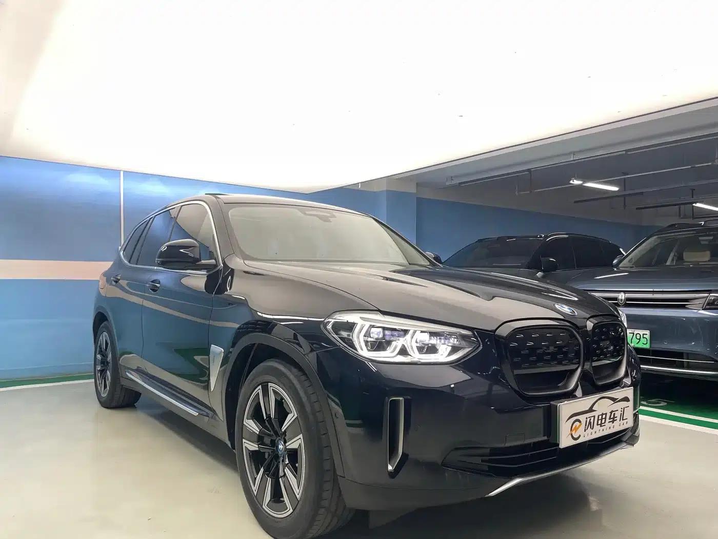 BMW iX3 2021 Facelift Leading Edition — миниатюра 3