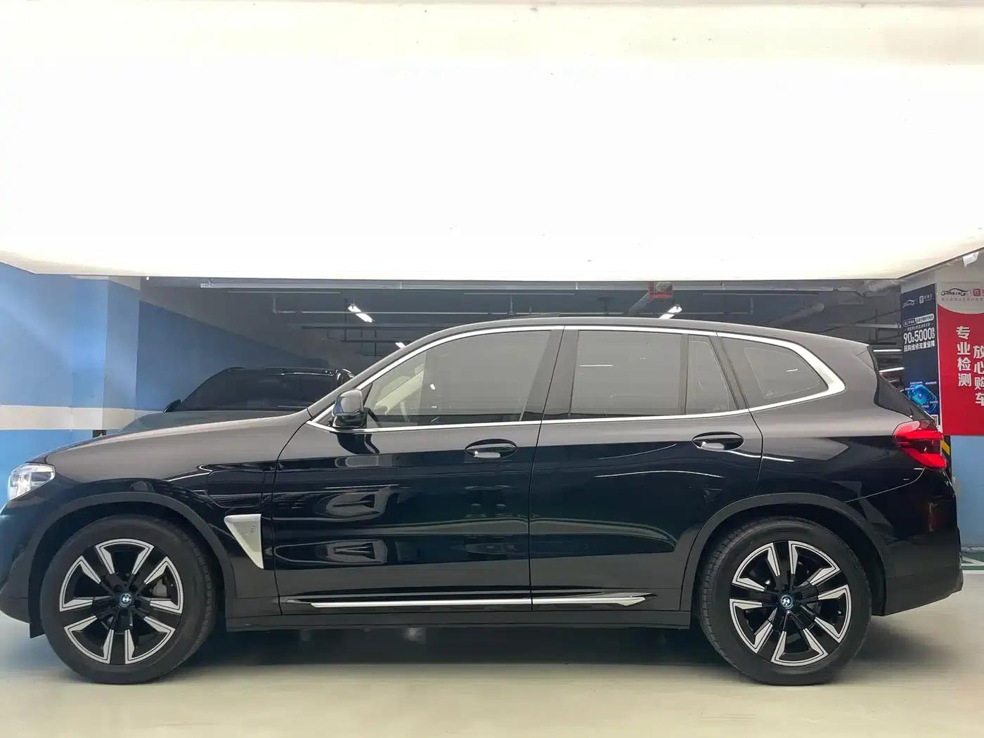 BMW iX3 2021 Facelift Leading Edition — миниатюра 5
