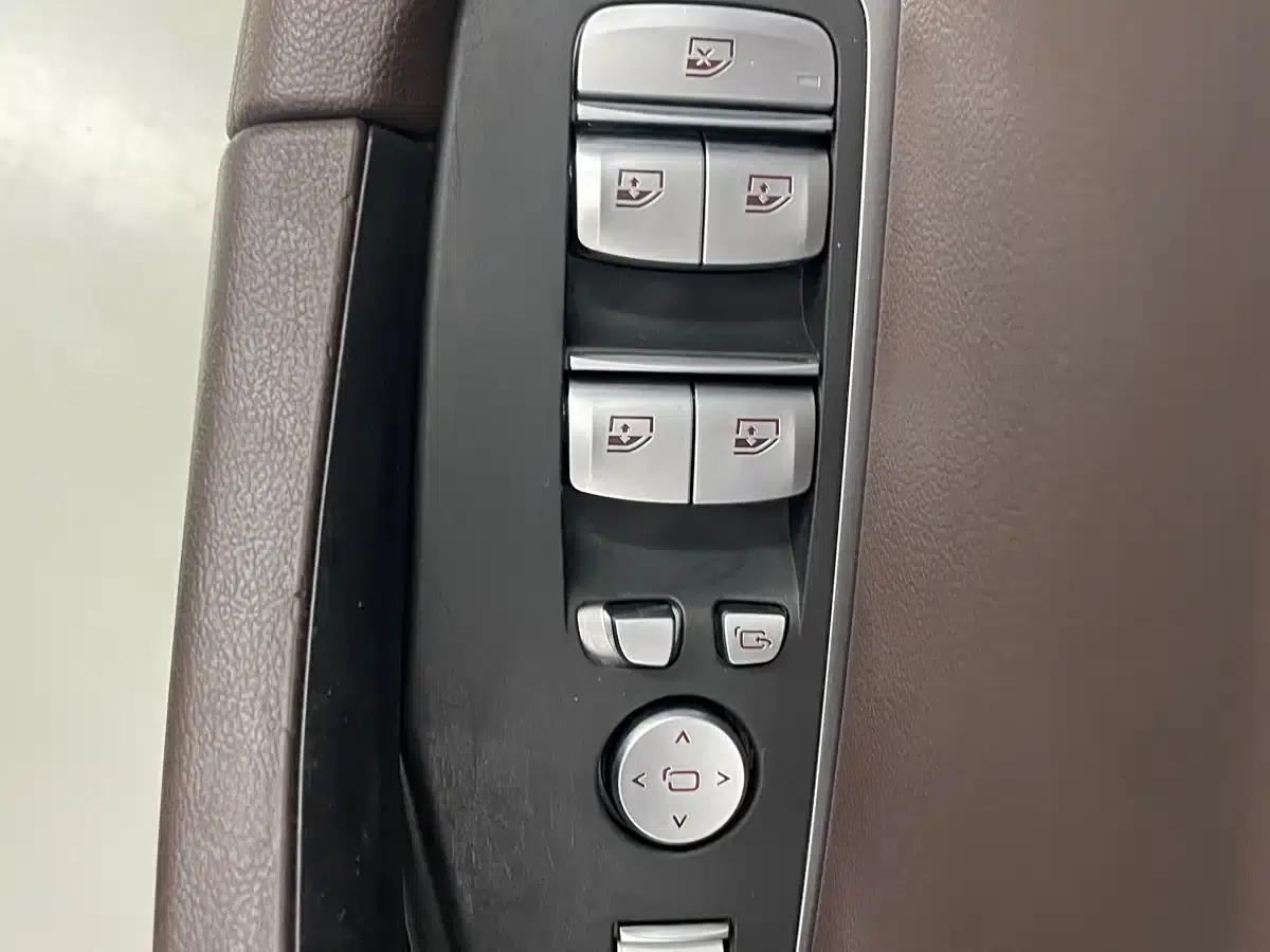 BMW iX3 2021 Facelift Leading Edition — миниатюра 10