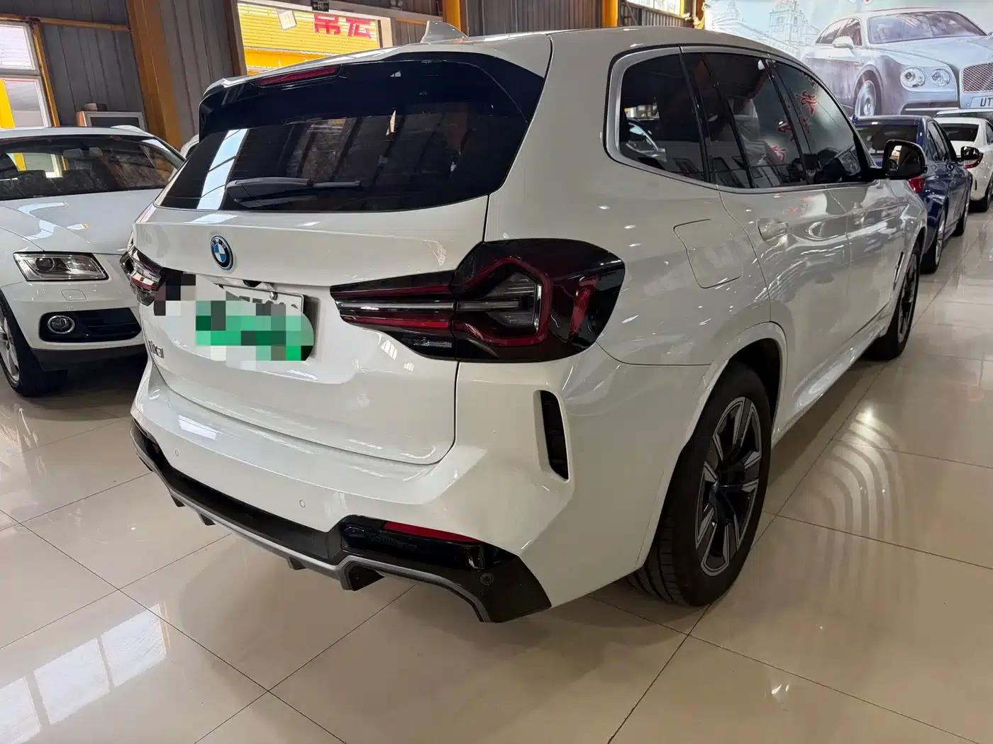 BMW iX3 2023 Leading Edition — миниатюра 18