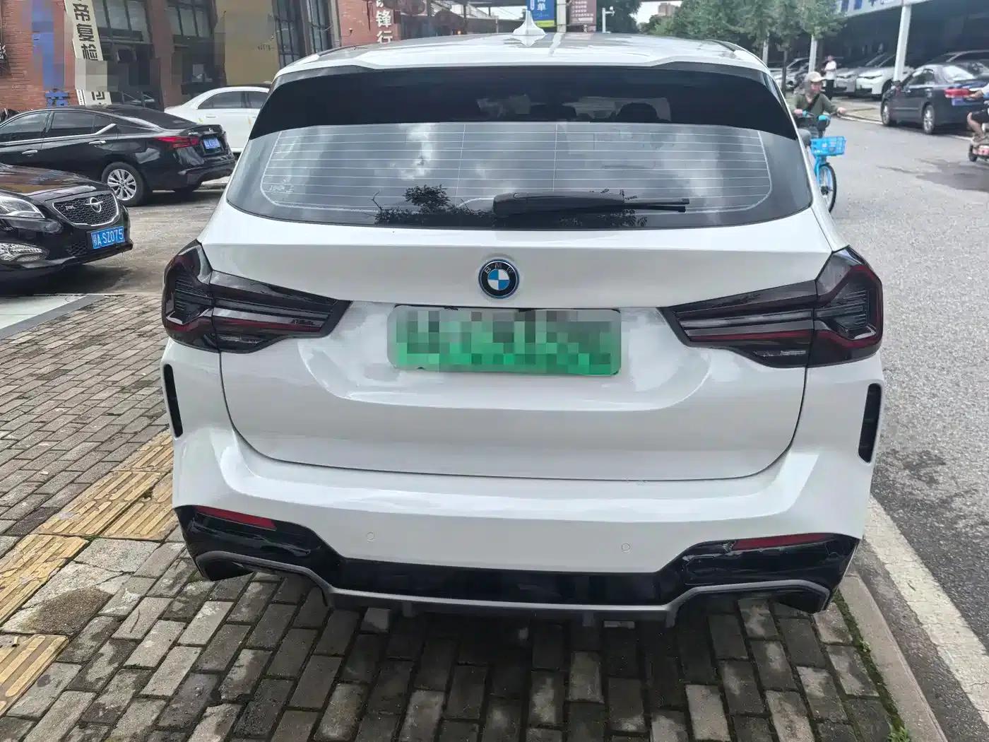 BMW iX3 2024 Leading Edition — миниатюра 11