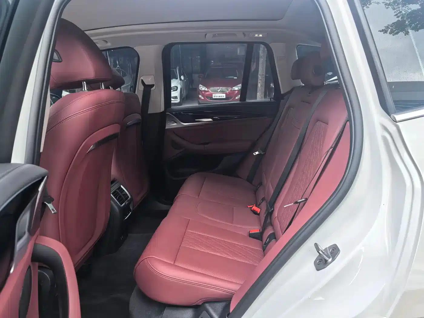 BMW iX3 2024 Leading Edition — миниатюра 6