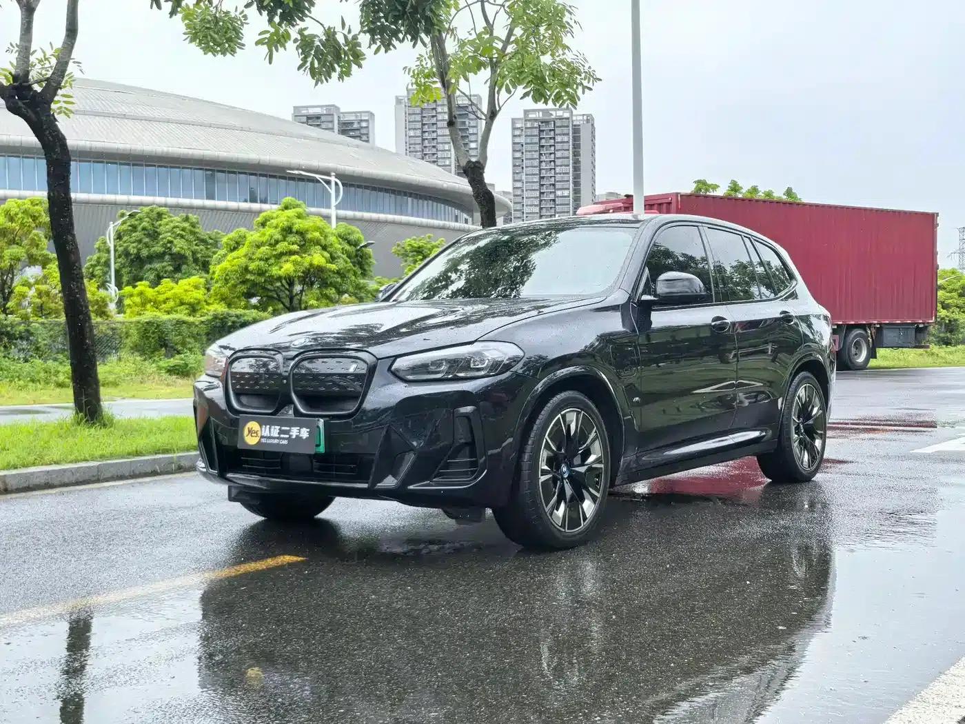 BMW iX3 2024 Pioneer Edition — миниатюра 1
