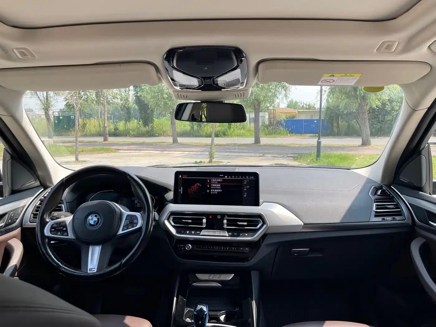 BMW iX3 2022 Facelift - Pioneer Edition — миниатюра 3