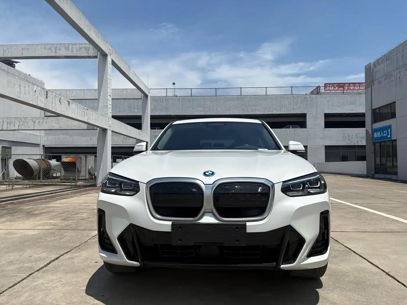 BMW iX3 2022 Facelift Leading Edition — миниатюра 2