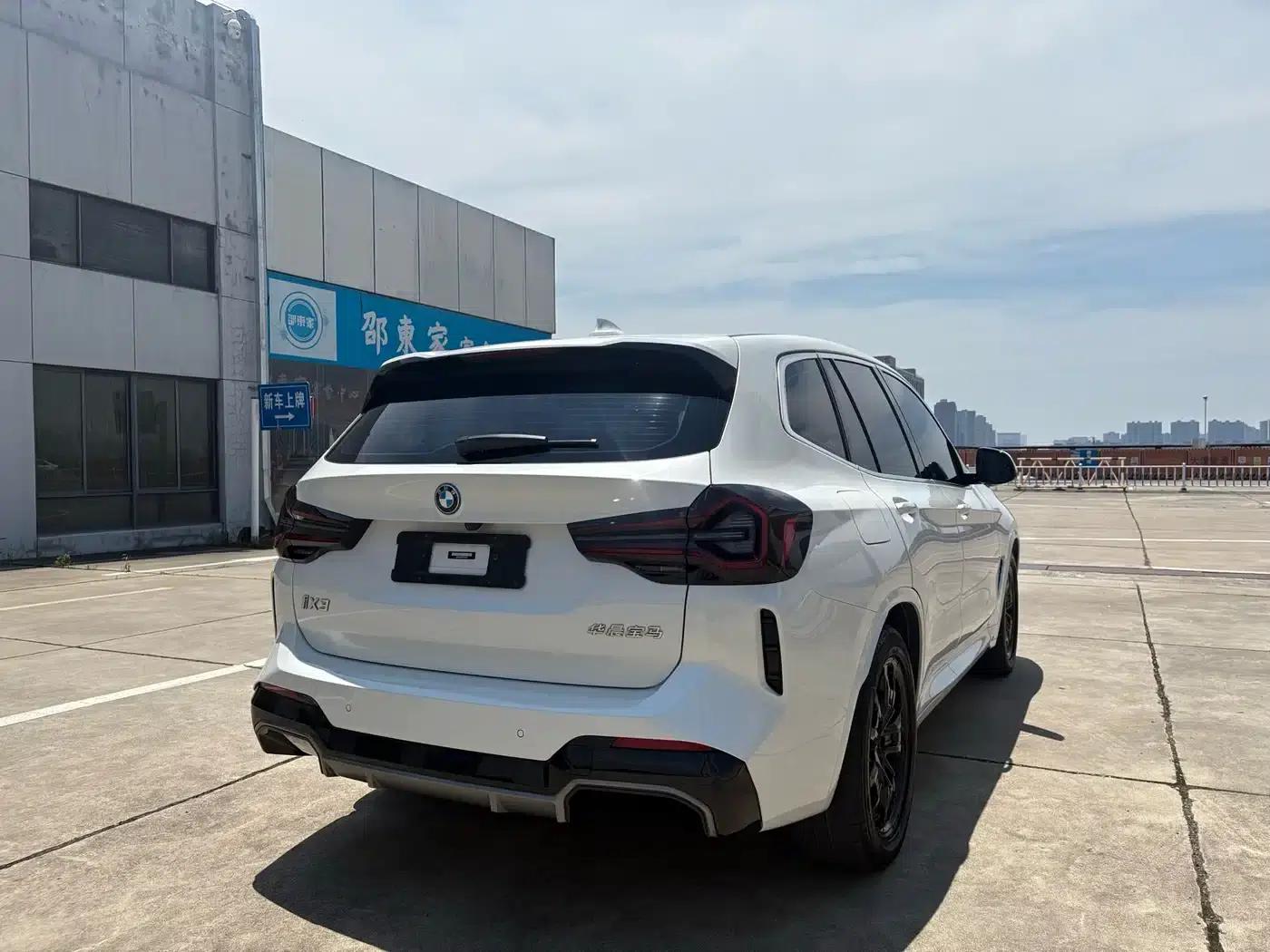 BMW iX3 2022 Facelift Leading Edition — миниатюра 4