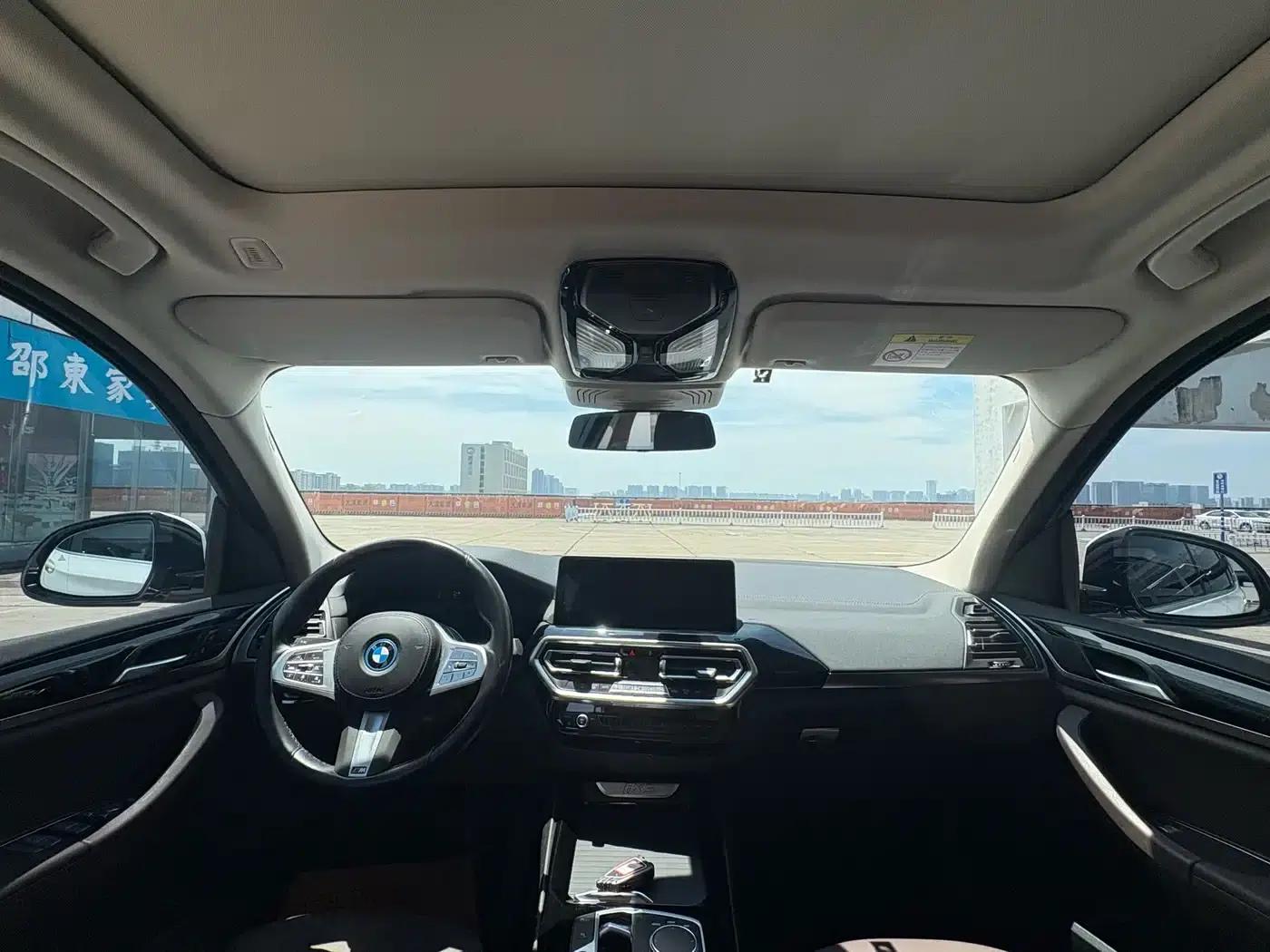 BMW iX3 2022 Facelift Leading Edition — миниатюра 9