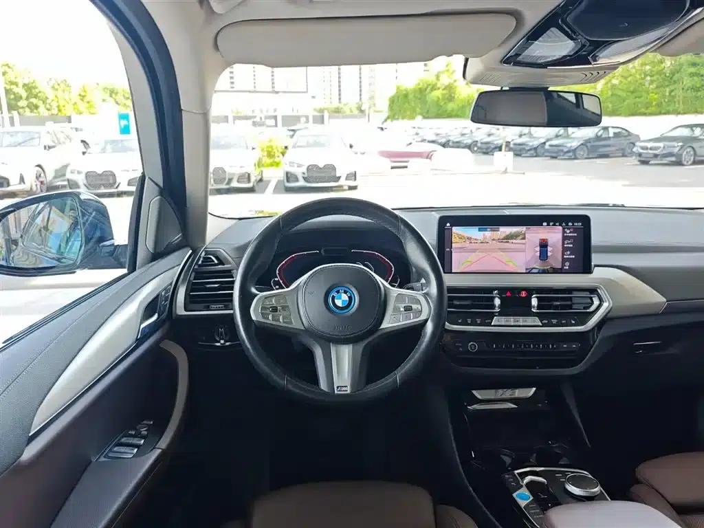 BMW iX3 2023 Leading Edition — миниатюра 8
