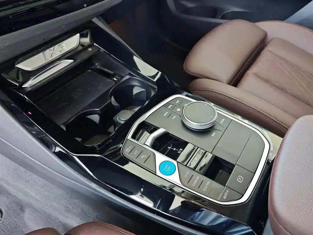 BMW iX3 2023 Leading Edition — миниатюра 10