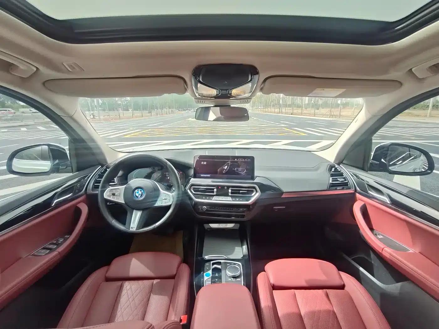 BMW iX3 2024 Leading Edition — миниатюра 4