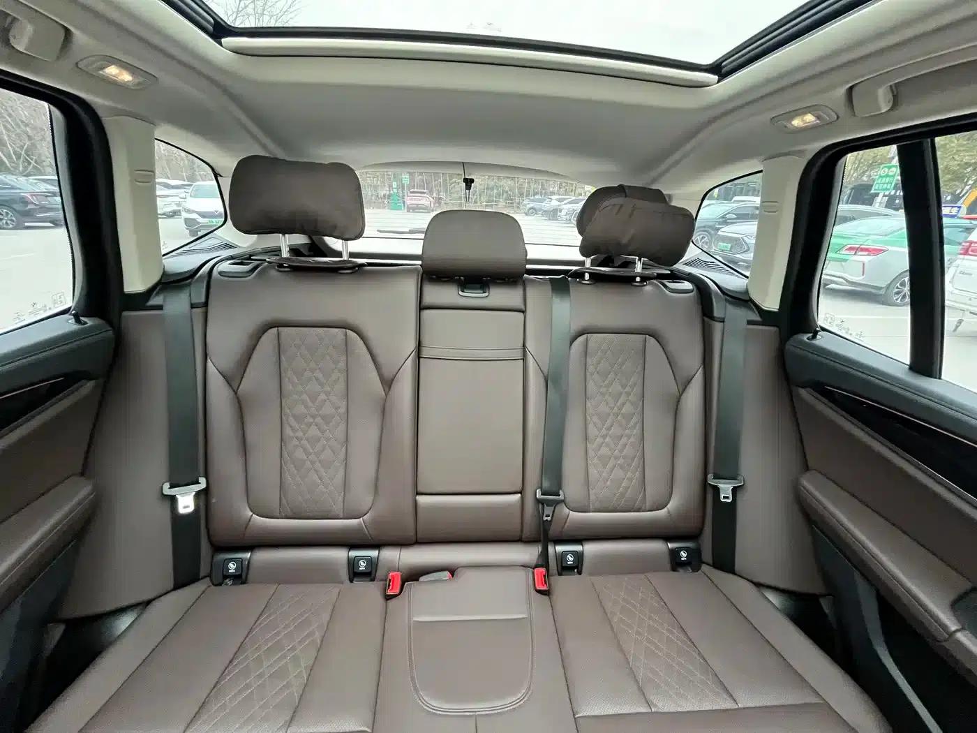 BMW iX3 2022 Leading Edition — миниатюра 16