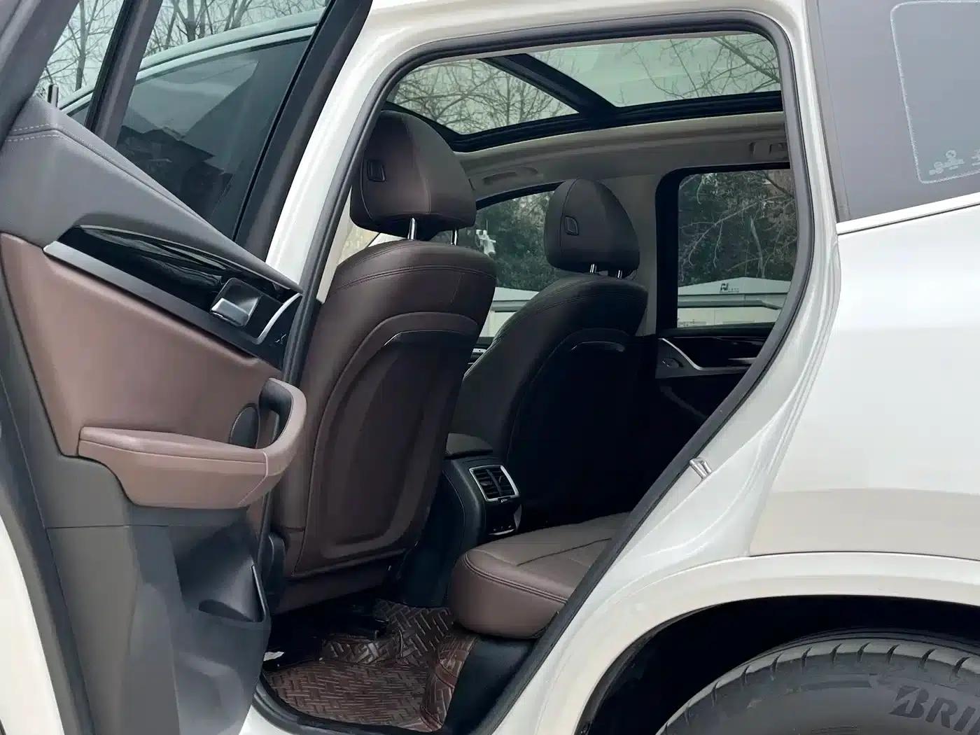 BMW iX3 2022 Leading Edition — миниатюра 6