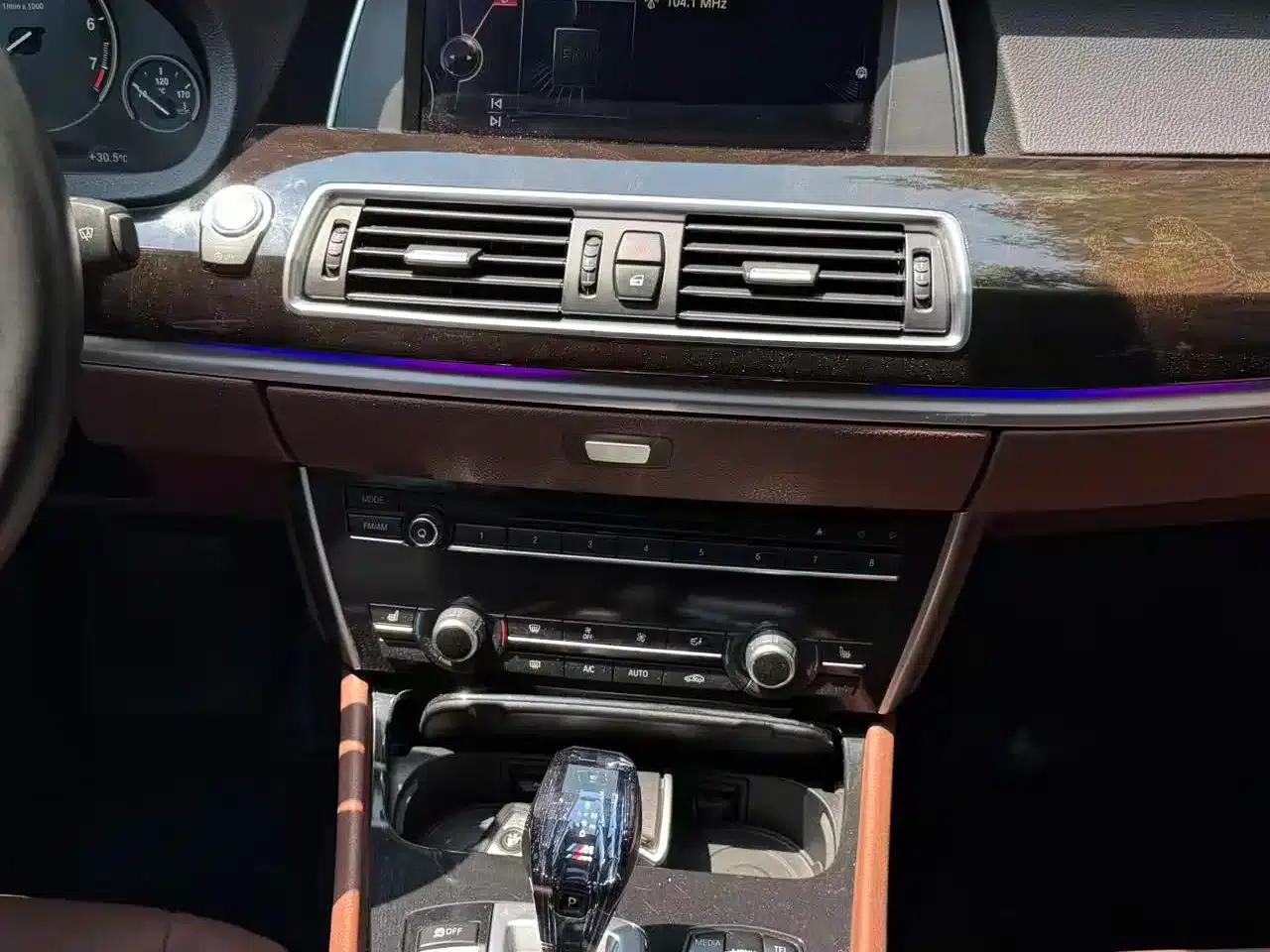 BMW 5 Series GT 2014 528i Leading Edition — миниатюра 12