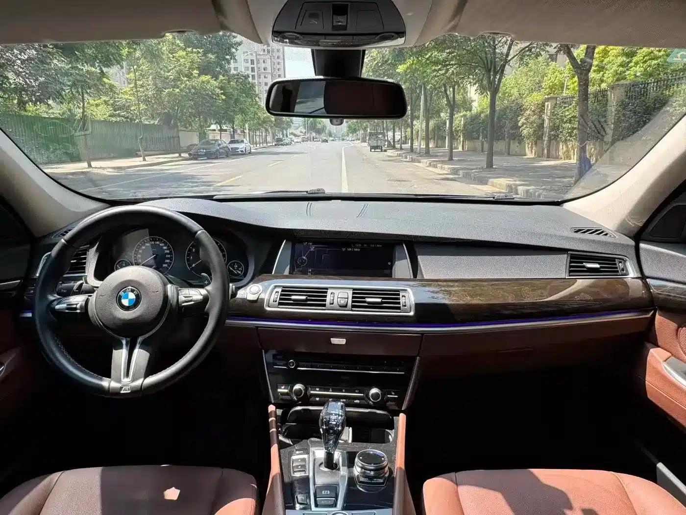 BMW 5 Series GT 2014 528i Leading Edition — миниатюра 13
