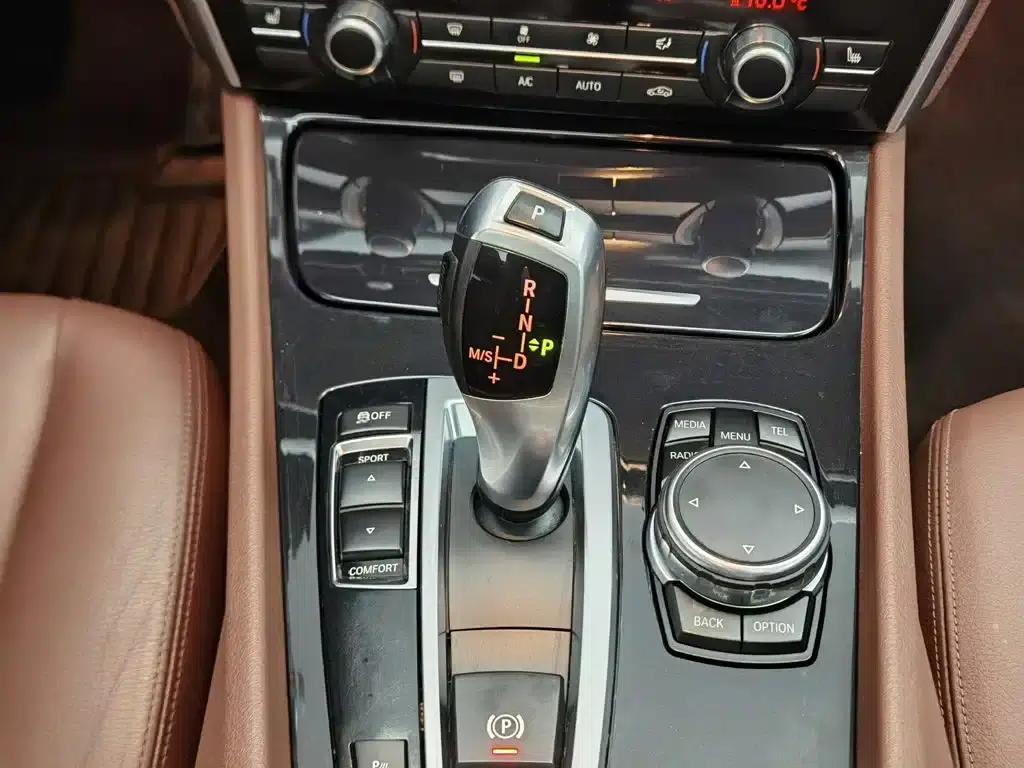 BMW 5 Series GT 2014 528i Leading Edition — миниатюра 13