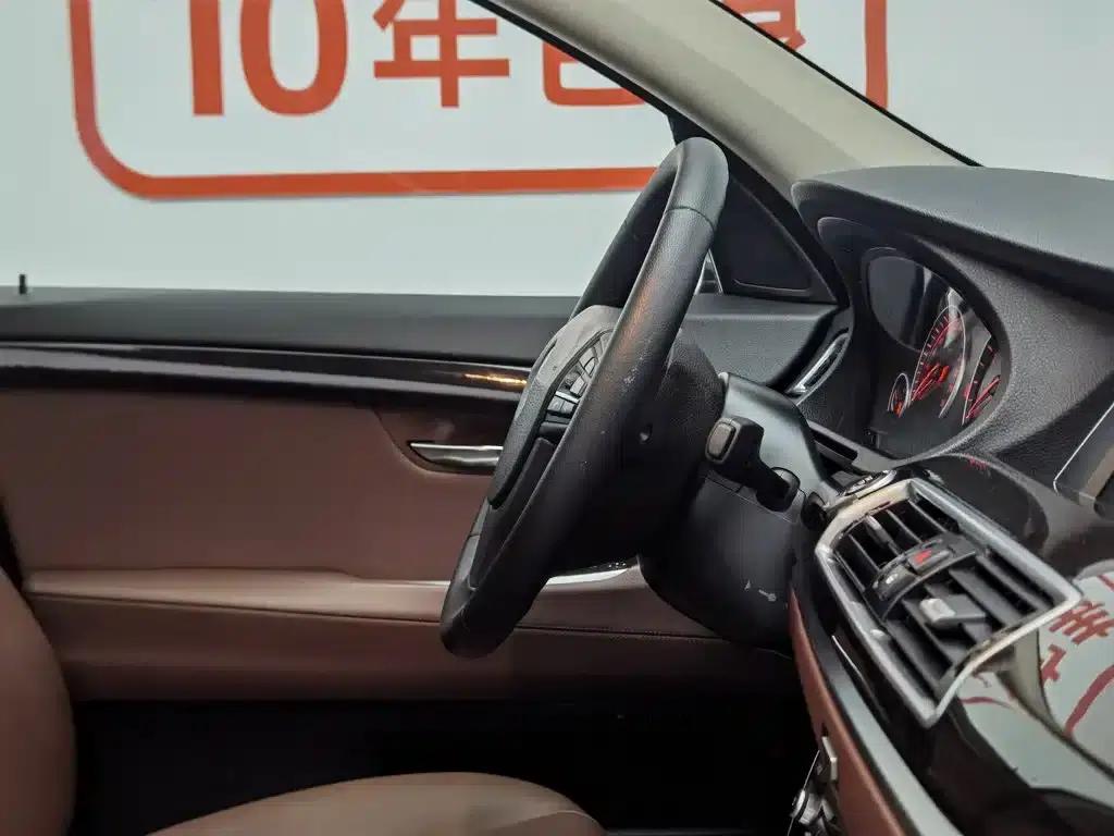 BMW 5 Series GT 2014 528i Leading Edition — миниатюра 22