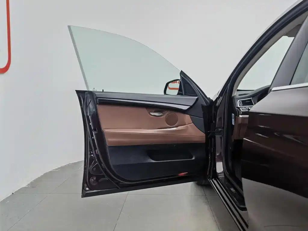 BMW 5 Series GT 2014 528i Leading Edition — миниатюра 8