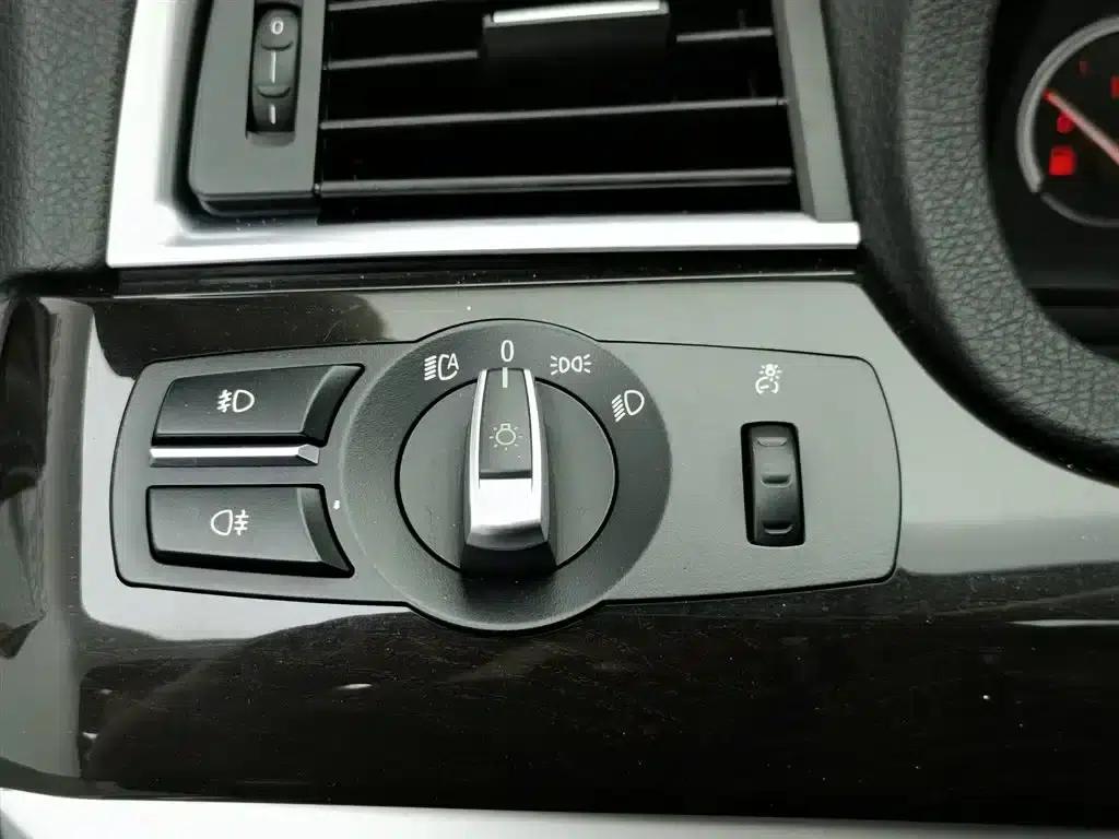 2015 BMW 5 Series GT 535i xDrive — миниатюра 21