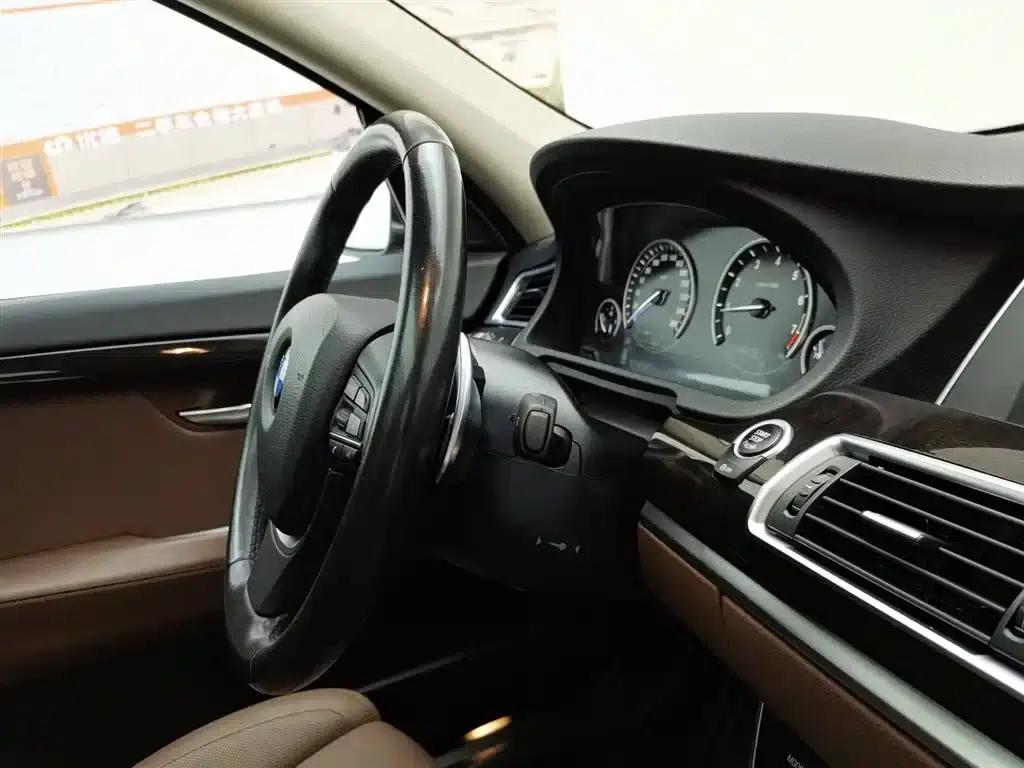 2015 BMW 5 Series GT 535i xDrive — миниатюра 22