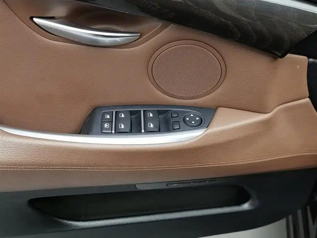 2015 BMW 5 Series GT 535i xDrive — миниатюра 9