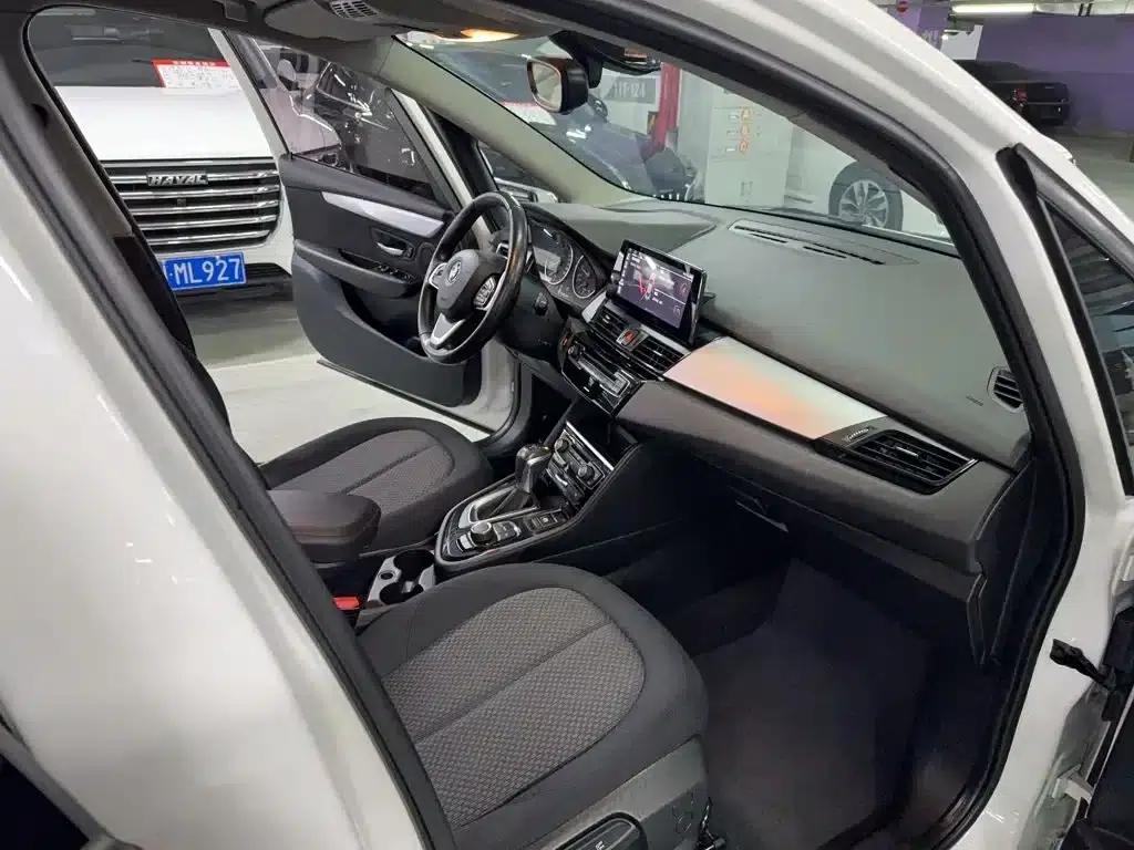 2015 BMW 2 Series Gran Tourer 218i Leading Edition — миниатюра 8