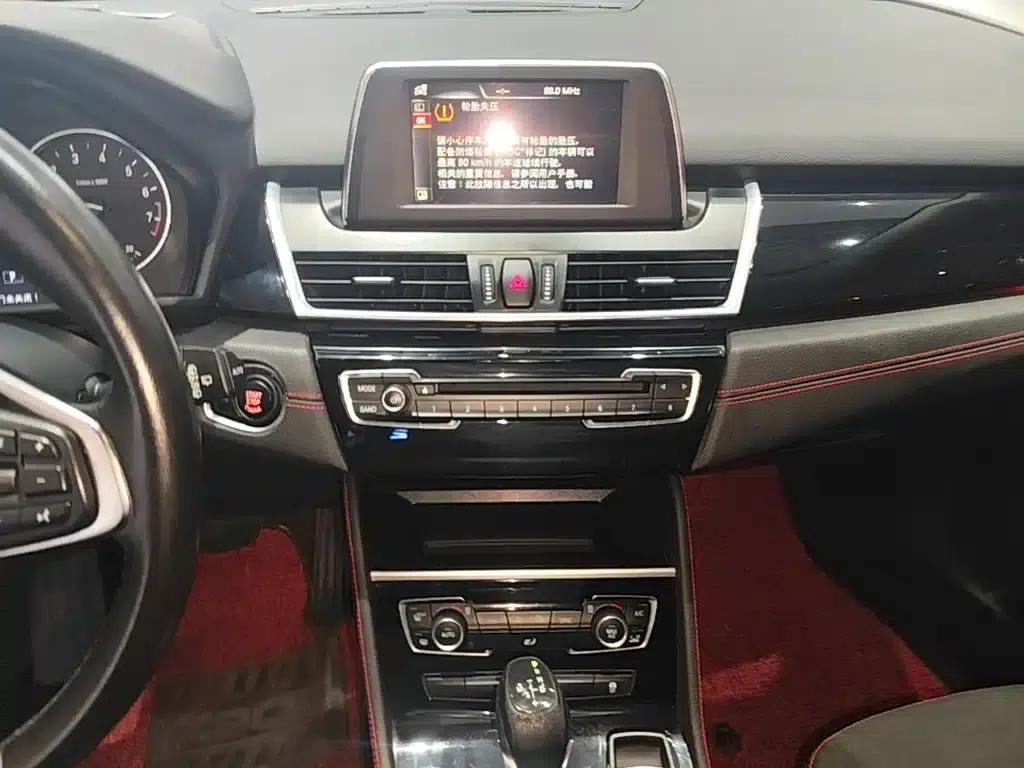 2015 BMW 2 Series Gran Tourer 218i Sport Design Package — миниатюра 13