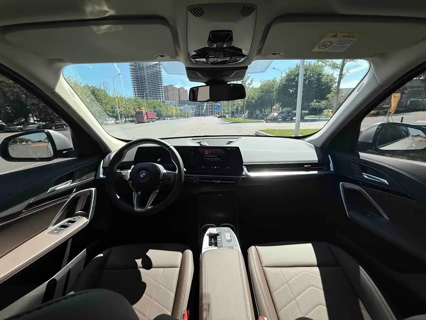 BMW iX1 2023 eDrive25L X Design Package — миниатюра 8