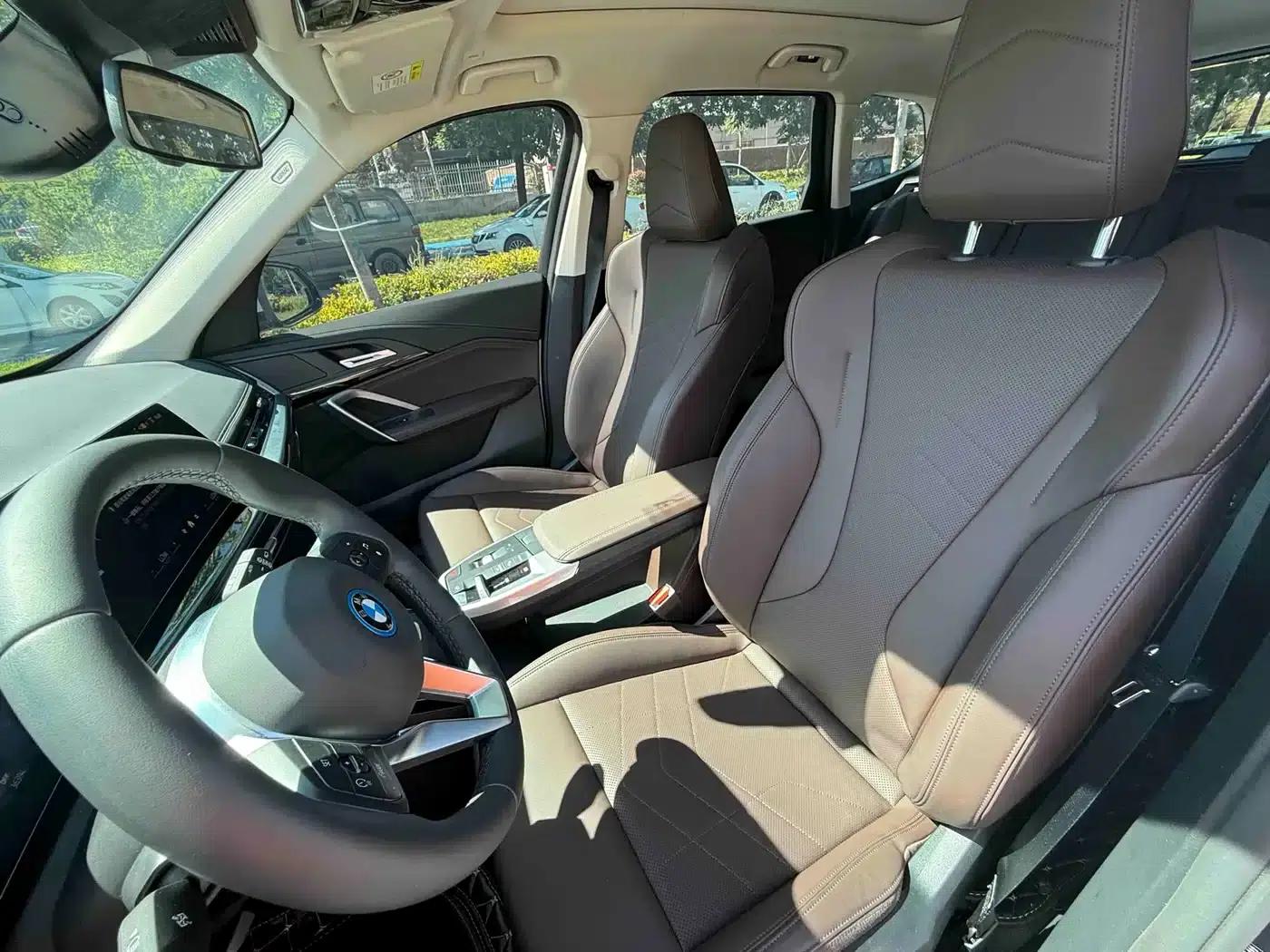 BMW iX1 2023 eDrive25L X Design Package — миниатюра 10
