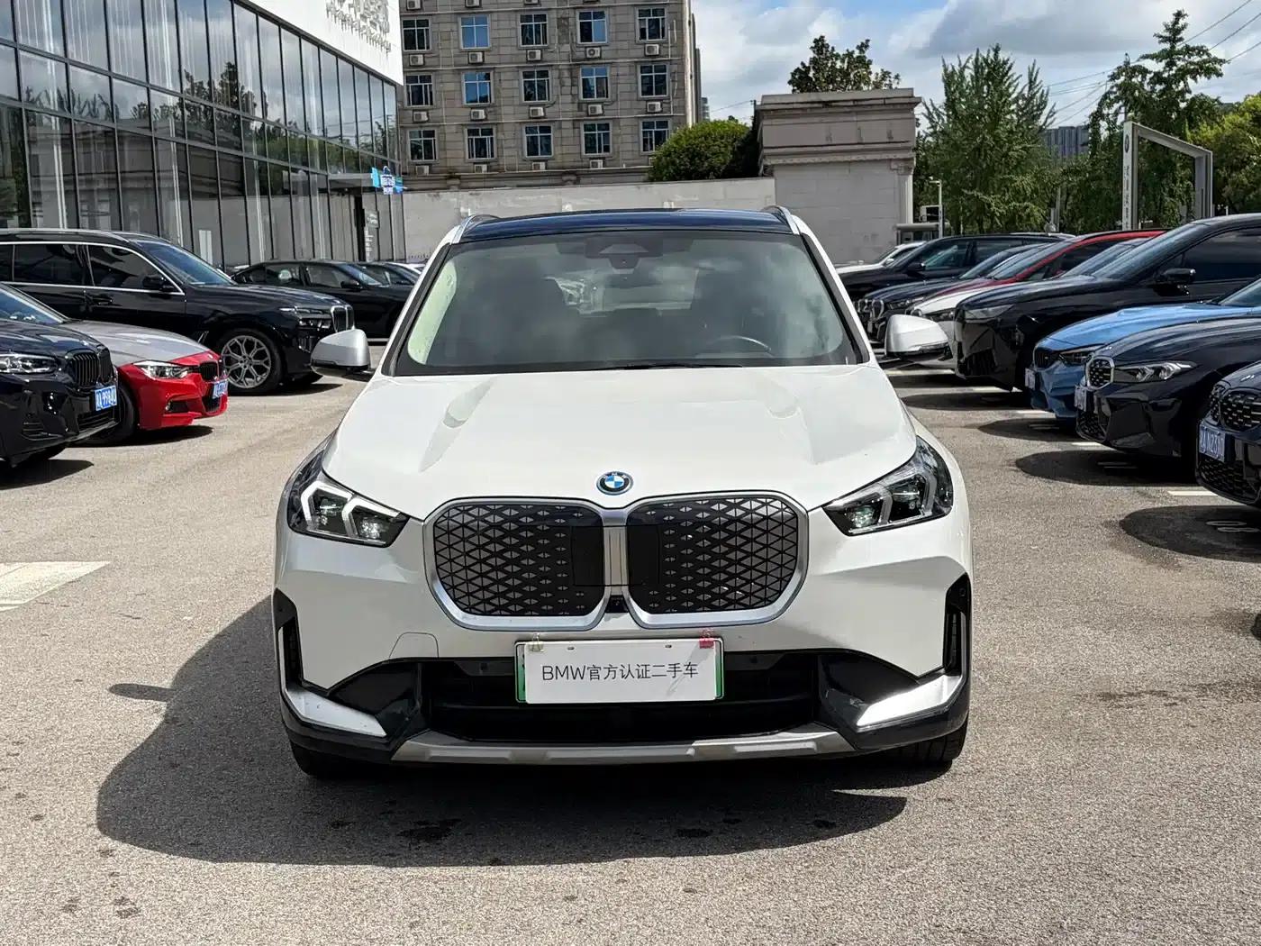 BMW iX1 2023 xDrive30L X Design Package — миниатюра 2