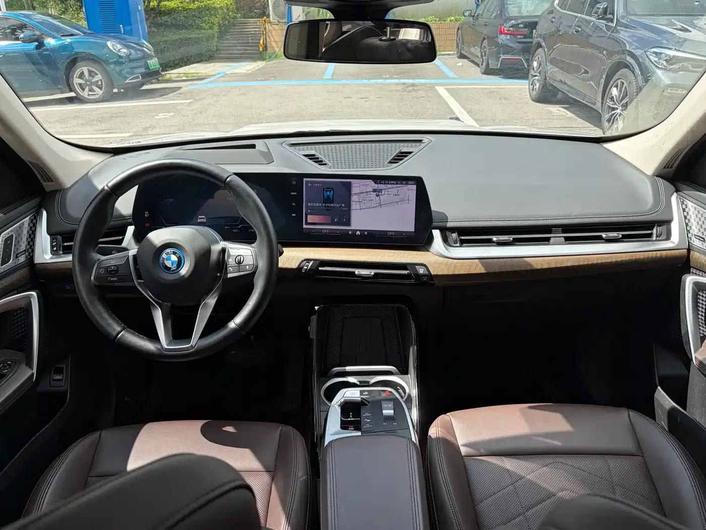 BMW iX1 2023 xDrive30L X Design Package — миниатюра 8