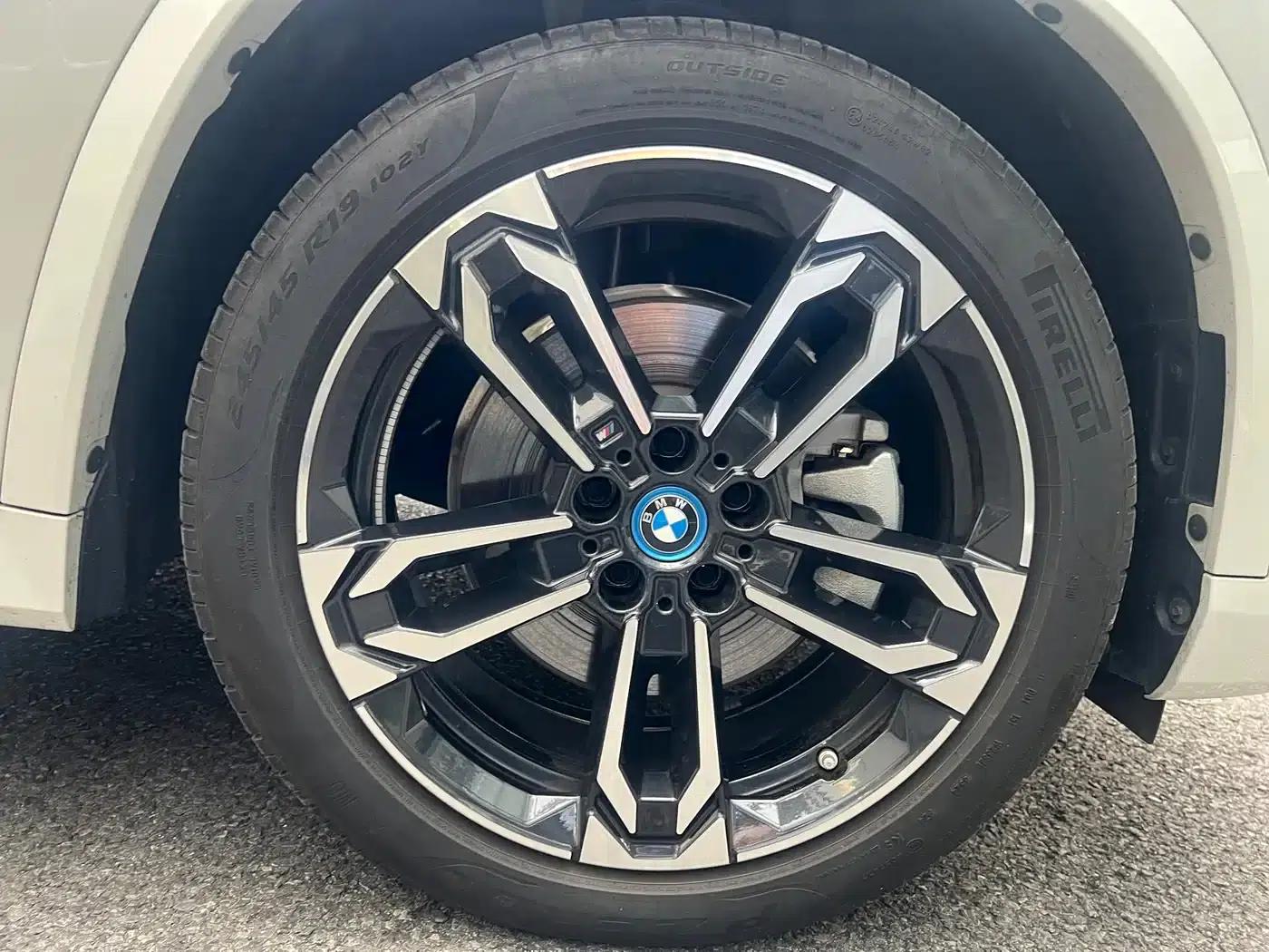 2023 BMW iX1 xDrive30L M Sport Package — миниатюра 16