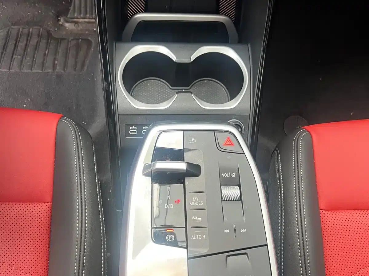 2023 BMW iX1 xDrive30L M Sport Package — миниатюра 10